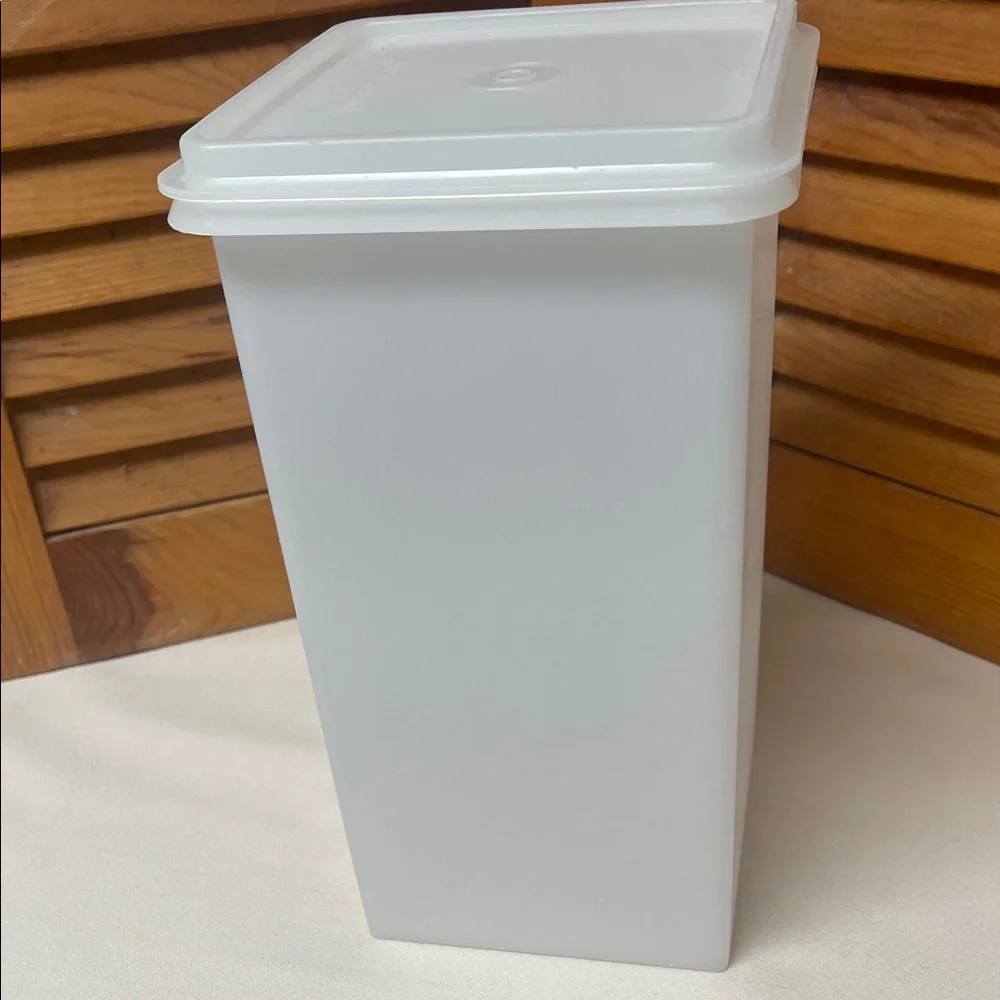 Vintage Tupperware Translucent Kitchen Storage Container - Picture 5 of 16